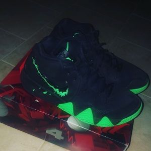 Kyrie 4